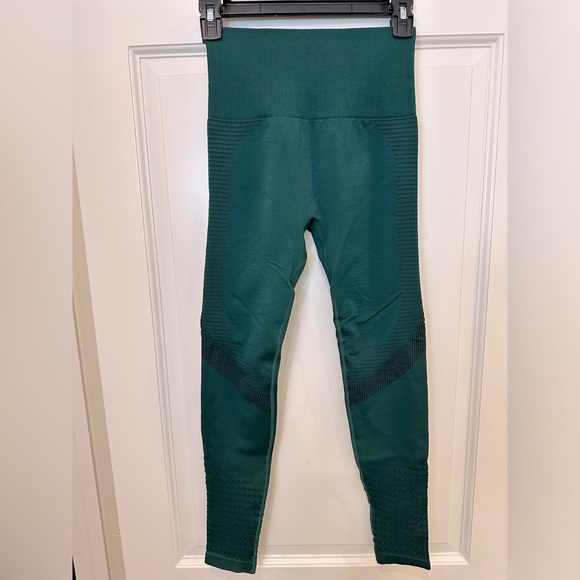 Green yoga pants legging size small - Picture 2 of 8